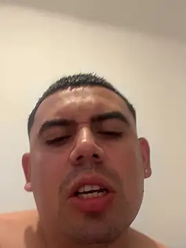 davidxxx099 online show from June 4, 2026, 5:39 pm