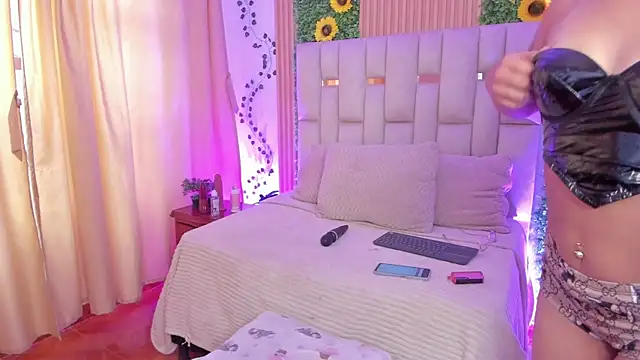 Jade Nmm online show from November 7, 2025, 1:04 pm