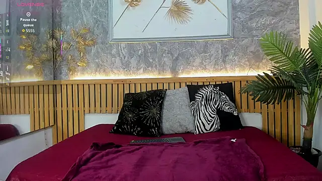 princequinn  online show from September 29, 2025, 7:52 pm