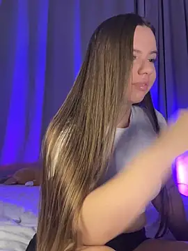 Chloe loo online show from September 22, 2025, 7:20 pm