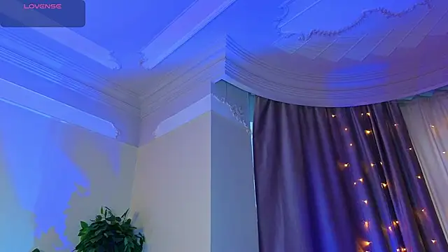 Lucy louras online show from March 6, 2026, 12:33 pm