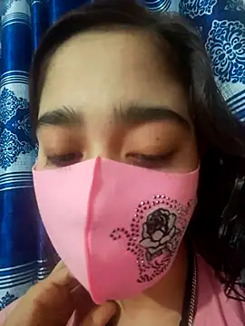 maya-Couple19 online show from October 17, 2025, 6:21 pm