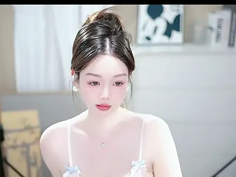 abbyli12 online show from October 21, 2025, 1:21 pm