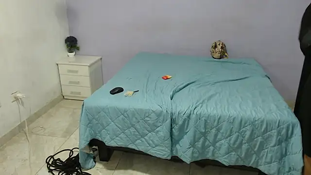 onixandghosty1 online show from October 27, 2025, 8:10 pm