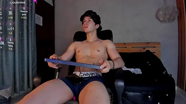 Markuss   online show from September 25, 2025, 2:39 am