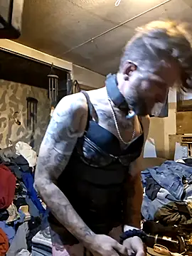 bearded cross online show from May 16, 2026, 4:22 am