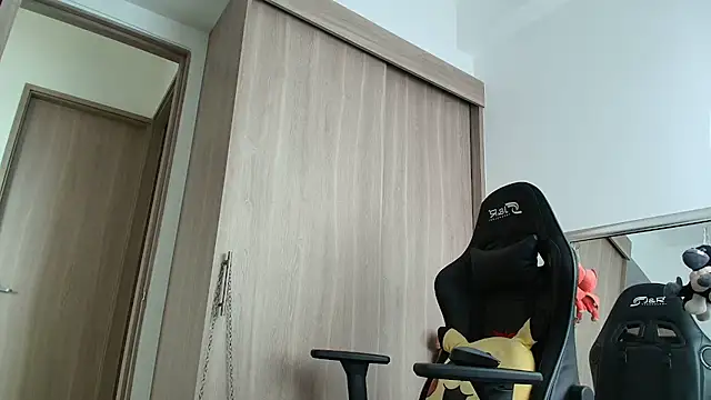 brunothompson3 online show from September 12, 2025, 3:23 pm