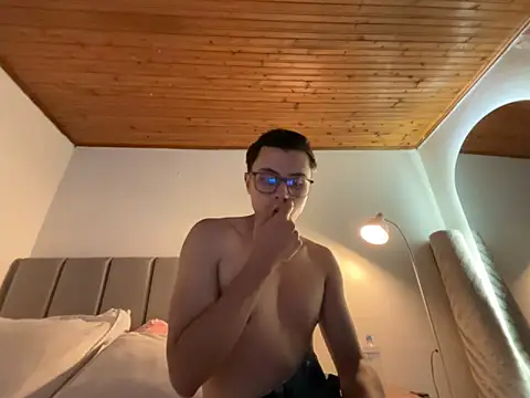 Snapshot of Davidpleaser chatting on April 6, 2026, 5:30 am Davidpleaser online show from April 6, 2026, 5:30 am