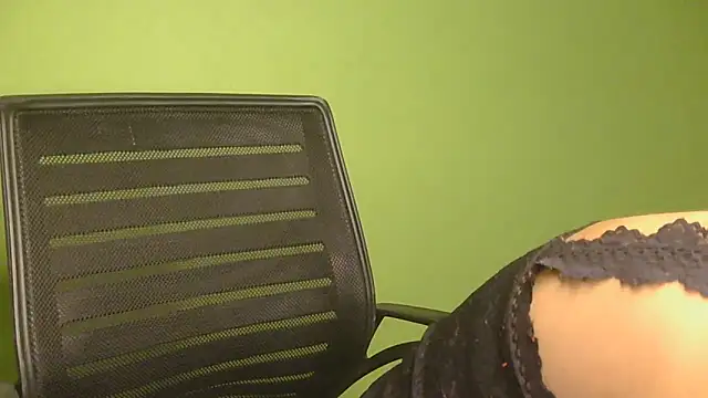 Snapshot of your_cute_girl chatting on February 17, 2026, 5:38 am your cute girl online show from February 17, 2026, 5:38 am