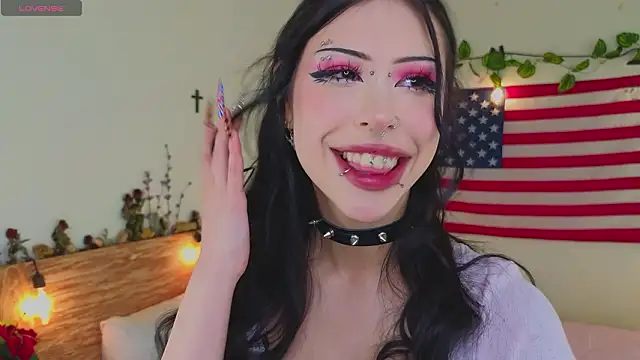 venomeowww   online show from March 28, 2026, 4:02 am