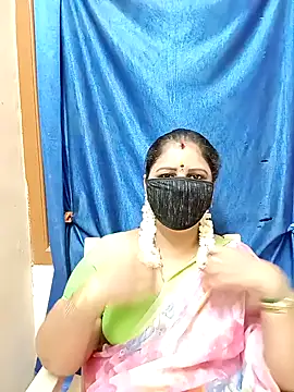 sushma26 online show from October 3, 2025, 7:04 pm