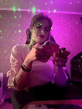 n1ghtcloud online show from September 22, 2025, 10:21 am