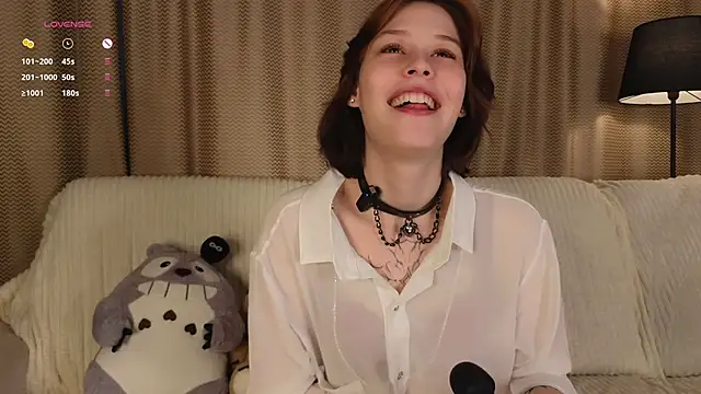 LurleneRamo online show from September 18, 2025, 1:19 am