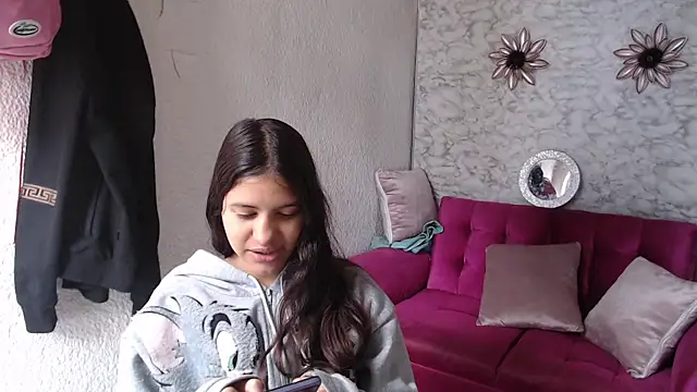 Evagirl69 online show from June 17, 2026, 12:15 pm