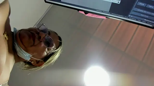 Vickysweeeettt online show from October 4, 2025, 8:21 pm