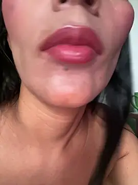 AlisSon  hot online show from April 26, 2026, 11:40 am
