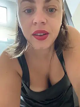 Snapshot of ladywithbigass chatting on October 7, 2025, 5:08 am ladywithbigass online show from October 7, 2025, 5:08 am