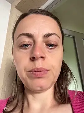 ladywithbigass online show from June 14, 2026, 5:41 am