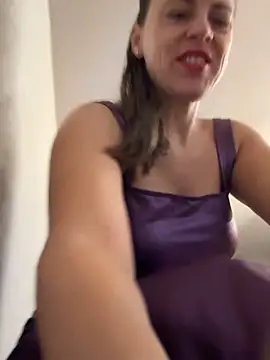 Snapshot of ladywithbigass chatting on October 15, 2025, 5:06 am ladywithbigass online show from October 15, 2025, 5:06 am