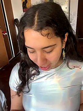 Snapshot of Souphicherry chatting on January 6, 2026, 9:52 pm Souphicherry online show from January 6, 2026, 9:52 pm