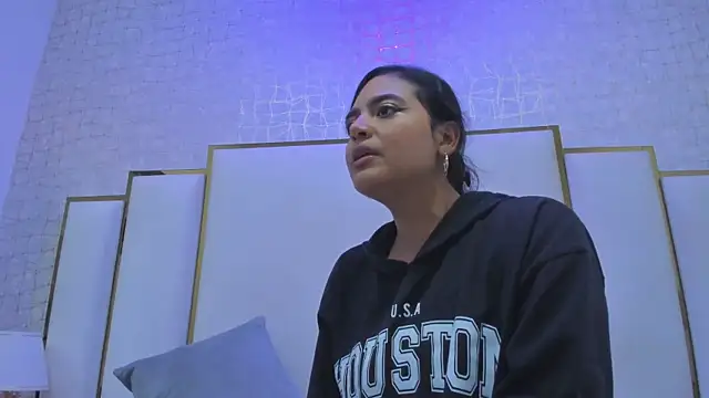 Snapshot of thalia888_ chatting on February 17, 2026, 7:55 pm thalia888 online show from February 17, 2026, 7:55 pm