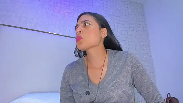 Snapshot of thalia888_ chatting on March 19, 2026, 7:03 pm thalia888 online show from March 19, 2026, 7:03 pm