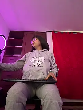 MiaCollinssx online show from June 9, 2026, 3:02 pm