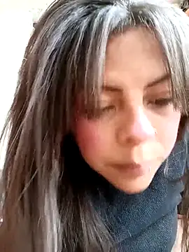 MiaCollinssx online show from December 20, 2025, 3:04 pm