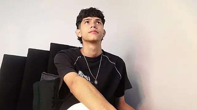 alexmark  online show from November 27, 2025, 1:33 pm