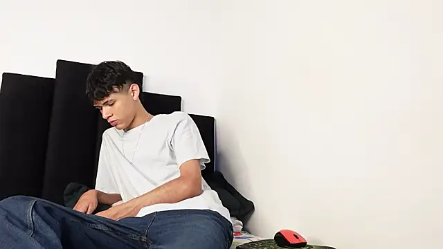 alexmark  online show from October 2, 2025, 1:58 pm