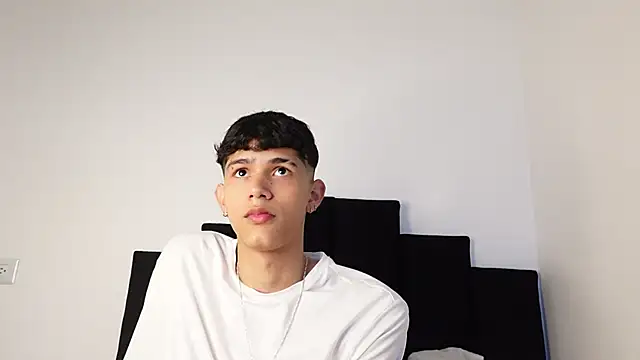 alexmark  online show from September 26, 2025, 1:51 pm