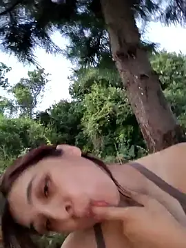 Snapshot of caronicole77 chatting on April 4, 2026, 10:49 pm caronicole77 online show from April 4, 2026, 10:49 pm