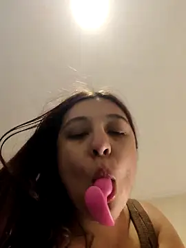 Snapshot of caronicole77 chatting on March 8, 2026, 2:37 am caronicole77 online show from March 8, 2026, 2:37 am