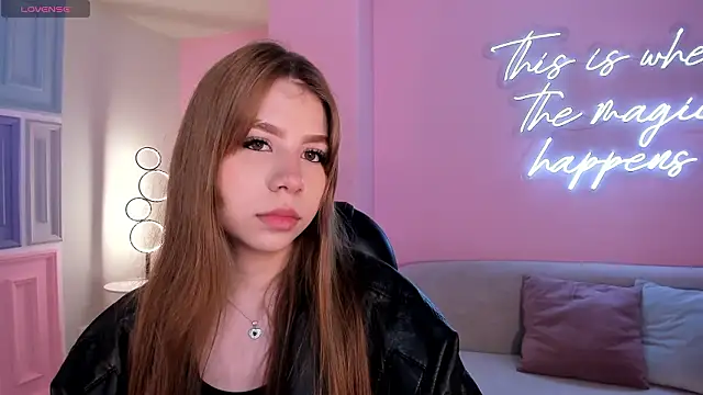 Snapshot of TiffannySins chatting on March 8, 2026, 11:08 pm TiffannySins online show from March 8, 2026, 11:08 pm