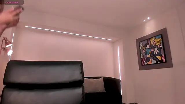 Snapshot of TiffannySins chatting on March 13, 2026, 3:22 am TiffannySins online show from March 13, 2026, 3:22 am