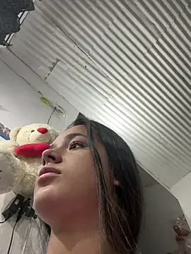 Luciaparker03 online show from April 28, 2026, 12:20 pm