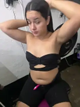 Luciaparker03 online show from June 12, 2026, 12:58 pm
