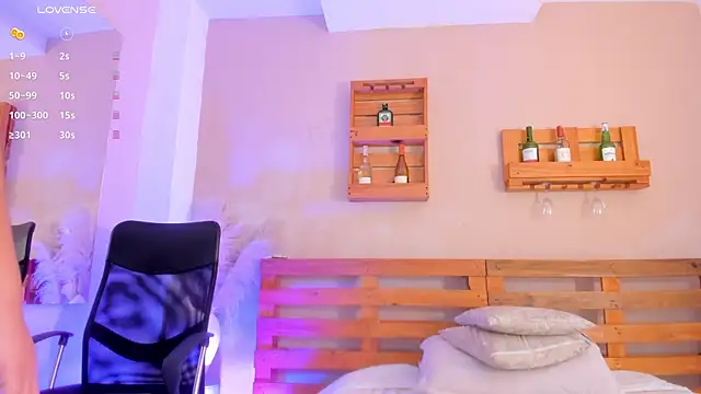  miss mia online show from October 9, 2025, 10:38 am