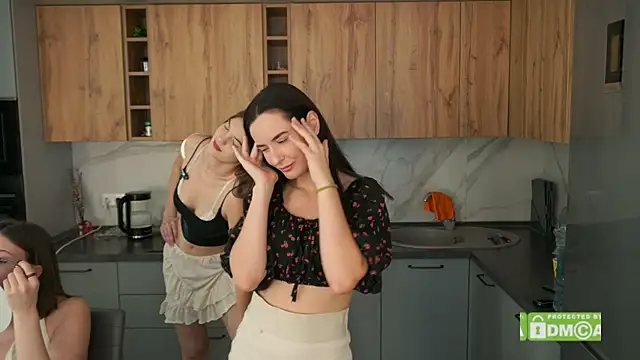 Anny Molly online show from October 6, 2025, 5:30 am