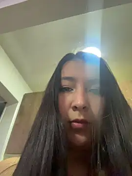 Snapshot of evelyn_1702 chatting on June 26, 2026, 6:36 pm evelyn 1702 online show from June 26, 2026, 6:36 pm