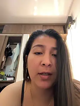 evelyn 1702 online show from April 23, 2026, 10:22 pm