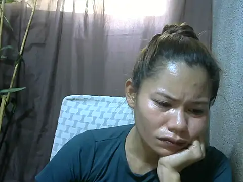 Sweeetgurll online show from March 23, 2026, 4:12 am