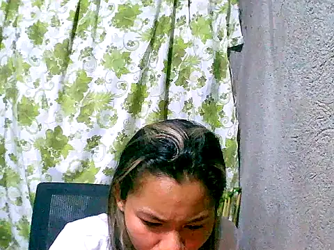 Sweeetgurll online show from September 21, 2025, 5:51 pm