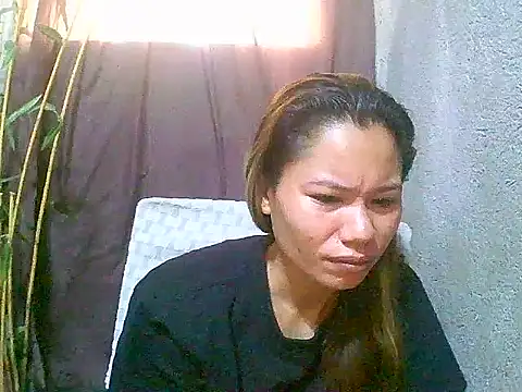 Sweeetgurll online show from May 6, 2026, 1:42 am