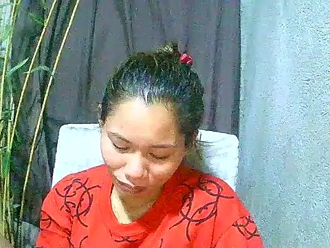 Sweeetgurll online show from May 6, 2026, 1:59 pm