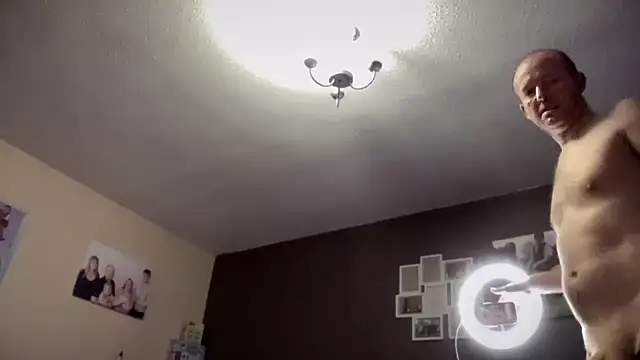 amberrose094 online show from October 28, 2025, 8:52 pm