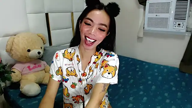 diamondnaked  online show from October 13, 2025, 7:37 pm