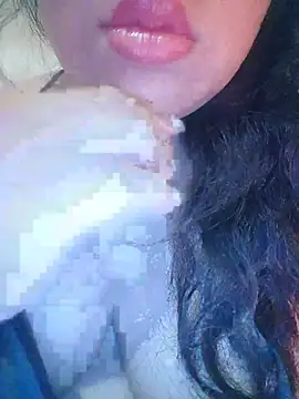 Julyy08 online show from June 9, 2026, 2:51 pm