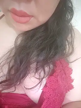 Julyy08 online show from June 18, 2026, 5:50 am