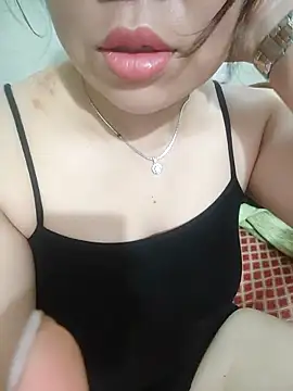 Julyy08 online show from May 10, 2026, 10:08 am